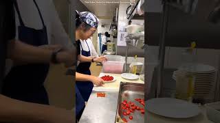 This new cheif showed master cheif fastest way to slice tomato shorts [upl. by Martelle]