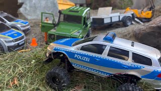 4x4 RC Cars Offroad Hit And Run Traxxas TRX4M Police Car VS FMS FCX18 Toyota LC80 [upl. by Zurn298]