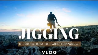 JIGGING 💥Desde costa en el Mediterráneo  BUSCANDO BACORETAS SERVIOLAS Y LLAMPUGAS🚀🚀🚀 [upl. by Airdnoed]