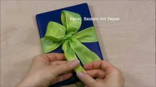 Geschenk einpacken mit Schleife Geschenk leicht verpacken Geschenkschleife binden mit Geschenkband [upl. by Barty246]