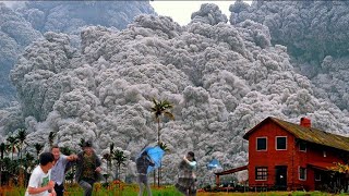 Mega Ulawun Volcano explodes 15 km ash spreads over the skies [upl. by Michele]