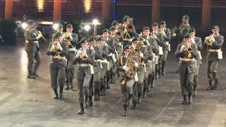 Bremen Tattoo 20012024 ÖVBArena  🇦🇹 Militärmusik Niederösterreich 🇦🇹  Die Regimentskinder [upl. by Nwahshar]