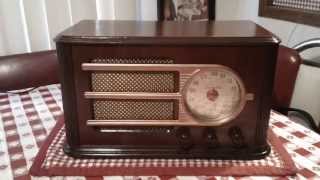 Silvertone 6050 A Vintage Tube Radio from 1946 [upl. by Frederique]