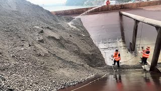 Barge unloading 5000 tons of phosphorite Part 2 Vlog of work on barge  Relaxing video [upl. by Manvell]