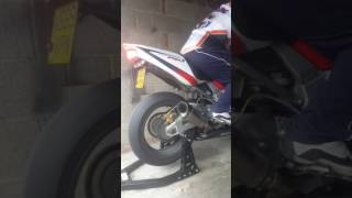 929 fireblade akrapovic with quickshifter and flames [upl. by Hartill]