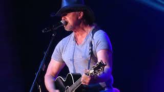 Trace Adkins  You’re Gonna Miss This  Paramount Huntington NY 6202019 [upl. by Eugenius]