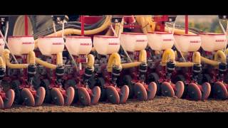 MASCAR MAXI5  Pneumatic planter with quotSMARTDRIVEquot Technology [upl. by Noskcaj]