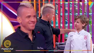 ¡Así ha entrado el chef Dabiz Muñoz a las cocinas  MasterChef Junior 10 [upl. by Notecnirp34]