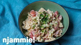 Pastasalade met kip en spek Recept  njammie [upl. by Courtund787]