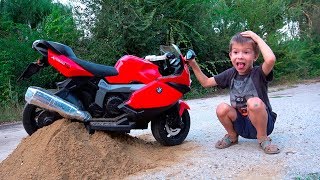 Mini Pocket Bike stuck in the Sand \ Kidscoco Club Kids Ride On power Wheels BMW Sportbike [upl. by Korns]