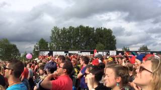 België zingt volkslied op rock Werchter [upl. by Garfield924]