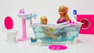 Barbie ve Ken banyo eşyalarını yerleştiriyorlar Kukla oyunu [upl. by Farman]