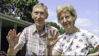 Woman Took Photos of Her Parents Waving Bye Over 27 Years [upl. by Nehtanoj]