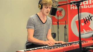 Ozark Henry  Wonderwall Live bei Radio Hamburg [upl. by Soalokin]