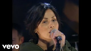 Natalie Imbruglia  Torn Live from Top of The Pops Christmas Special 1997 [upl. by Jone]