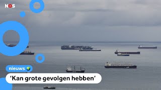 Schepen in de file bij het Panamakanaal [upl. by Lemkul579]