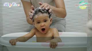 How to Bathe Newborn Baby at Home  A StepbyStep Guide for Bathing Your Newborn  Bathing A Baby [upl. by Nueoras112]