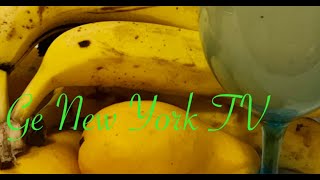 How to make Banana Mango Smoothie 😋 [upl. by Hodges837]