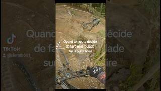 Quand ton pote décide de faire une roulade sur la piste noire mtb downhill pov crash bike [upl. by Bernelle115]