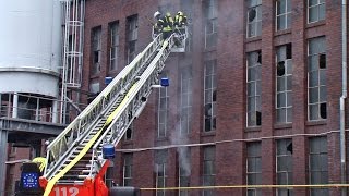 Hochofen in Industriebetrieb explodiert Zwei Personen schwer verletzt SiegenNRW [upl. by Gorga]