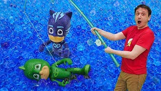 Giochi per bambini PJ Masks Super Pigiamini vanno a pesca Giocattoli dei cartoni animati [upl. by Cirdla]