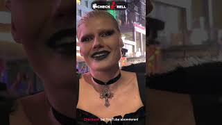 GNTMSiegerin Lea bei Heidi Klums HalloweenParty am Times Square in New York City [upl. by Ainos]