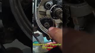 Te enseño cómo se ve un rodamiento de cigueñal dañado mecanicademotos viralvideo parati [upl. by Balfour405]