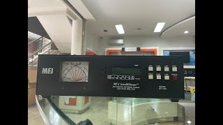 MFJ998 HF INTELLITUNER 1630MHZ 15KW  FREQ COUNTER [upl. by Enaira]