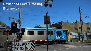 Dawson St Level Crossing Brunswick  Melbourne Metro Railway Crossing [upl. by Marna]