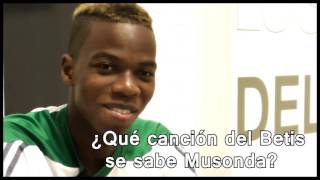 ¿Cómo vive Musonda en Sevilla ¿Qué canción del Betis se sabe [upl. by Vick]