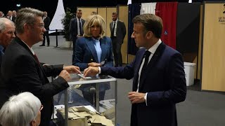 Européennes Emmanuel Macron vote au Touquet  AFP Images [upl. by Ainitsirk]