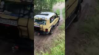 Hangabfahrt mit einem Lada Niva 4x4 in Karenz [upl. by Atnicaj]