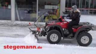 ATV mit einem Schneeschild beim Schnee schieben im Winter 2009 [upl. by Anchie]