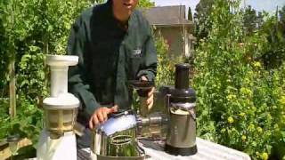 Choosing the right juicer with John Kohler [upl. by Ravilob]