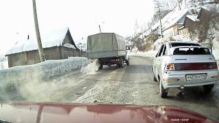 ДТП авария на видеорегистратор Златоуст 13022011 [upl. by Herzig]