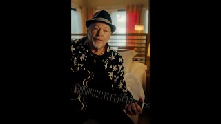 Vasco canta SALLY con la CHITARRA  Shorts  Netflix Italia [upl. by Brion]