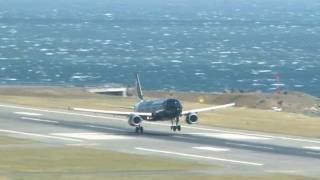 Extreme Airliner Landings At Wellington Long Version [upl. by Htebyram]