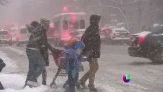 Tormenta invernal paraliza el este de Estados Unidos  Noticiero Univisión [upl. by Einahteb]