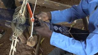 Les artisans tisserands de Waraniene Côte d’Ivoire [upl. by Lobel]