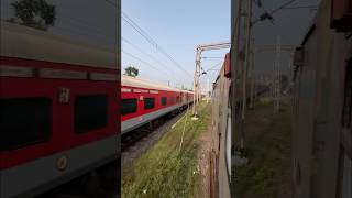 WAP7 Howrah Rajdhani exp overtakes WAP7 Coalfield exp at 130 kmph [upl. by Wit]