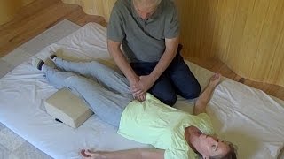 Treatment of the Ileocecal Valve learn this shiatsu technique to improve digestion [upl. by Eocsor]