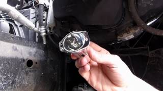 Comment remplacer les veilleuses angel eyes sur BMW E90 [upl. by Neenaj687]