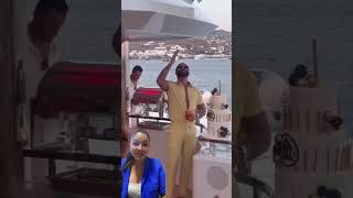 Gusttavo lima comemora seu aniversário em iate de R1 milhão a diária em Mykonos na Grécia 🎊🎉🍾😎 [upl. by Viquelia428]