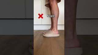 Yeezy Slides richtig stylen 😇🤝 yeezy yeezyslides sneakers [upl. by Niahs]