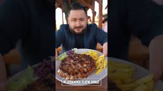 NAJBOLJA GURMANSKA PLJESKAVICA ljuta i SOČNA  RESTORAN ZLATNI DUKAT 3 shorts [upl. by Humfried319]