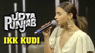 Alia Bhatt Sings IKK KUDI Live On Stage For Fans [upl. by Leribag920]