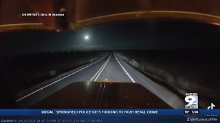 Fireball meteor lights up night sky over Oregon [upl. by Fionnula993]