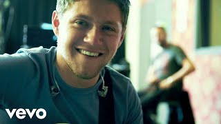 Niall Horan  Slow Hands Official Lyric Video [upl. by Kippar213]