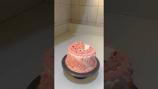 Beautiful cake decorating cakeytshorts viralshort [upl. by Gwenora]