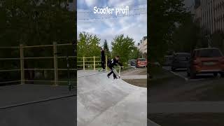 Новые трюки😁scoot rideaction automobile scooting scooterrider skatepark riders [upl. by Nisbet990]